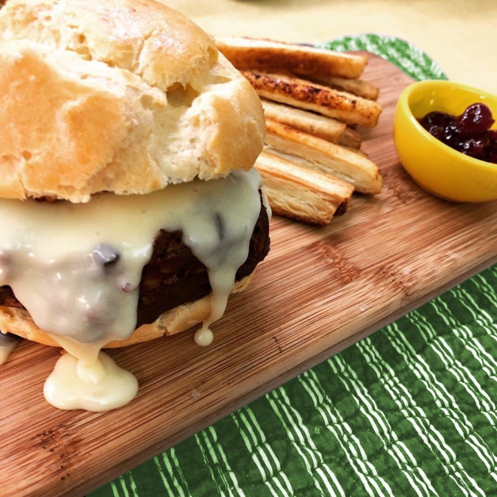 It's a dessert burger... Can you guess the ingredients?